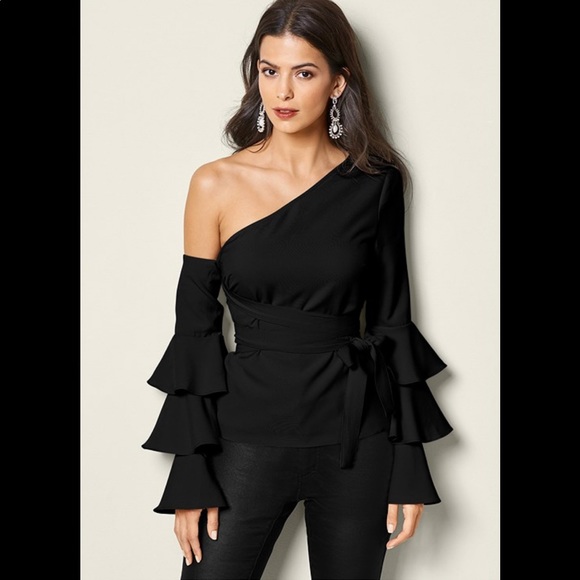 VENUS Tops - Venus off the shoulder ruffle sleeves